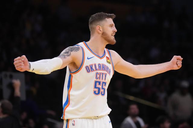 v体育app-【早报】巴萨主场输球，搞砸125周年庆典！