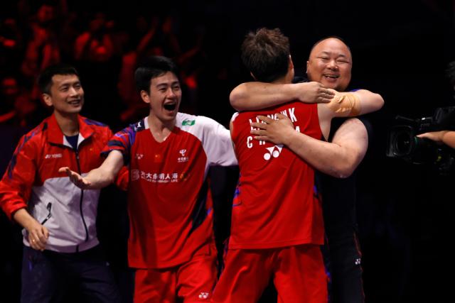 击败印尼重夺汤杯 十二年后国羽再度共捧汤尤杯