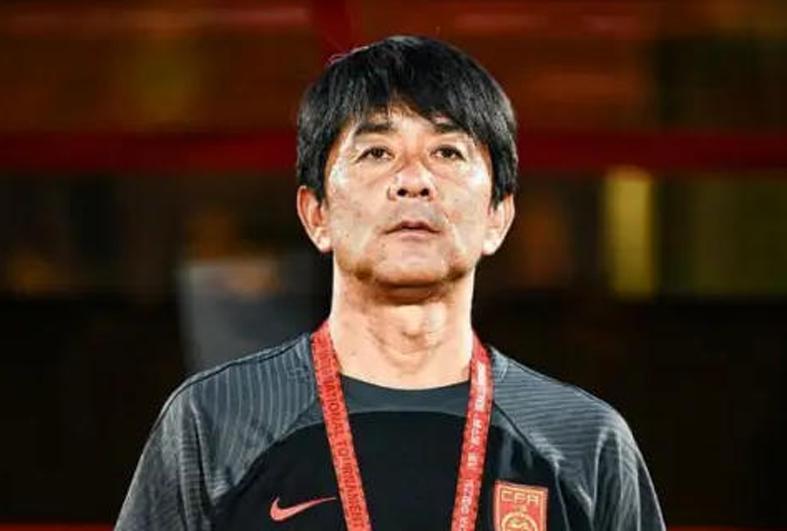 v体育app-真怕黑色3分钟！国少最后阶段踢得太乱了 球迷：日本教练非蠢即坏